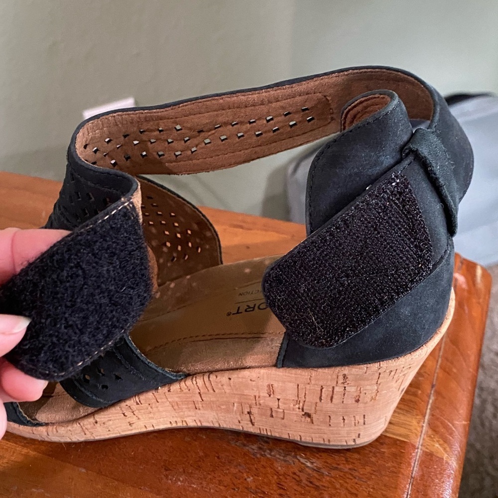 Rockport Women's Cobb Hill Black Leather Laser Cut Design Wedge Sandals Size 9 - Picture 10 of 13
